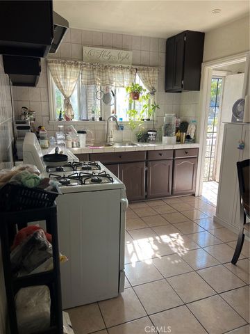 1202 W 90th, Los Angeles, CA 90044