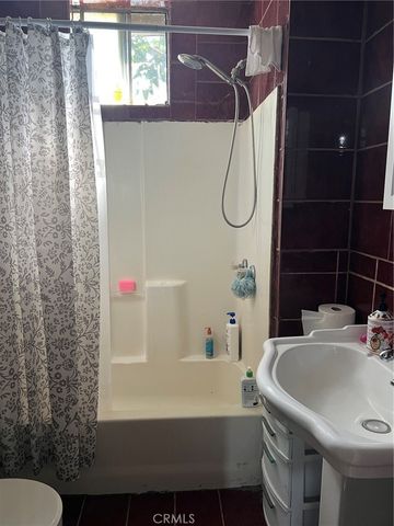 1202 W 90th, Los Angeles, CA 90044