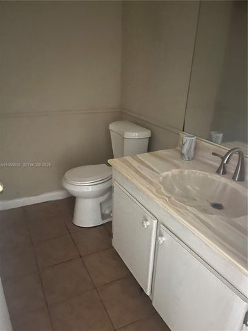 6548 Racquet Club Dr 89, Lauderhill, FL 33319