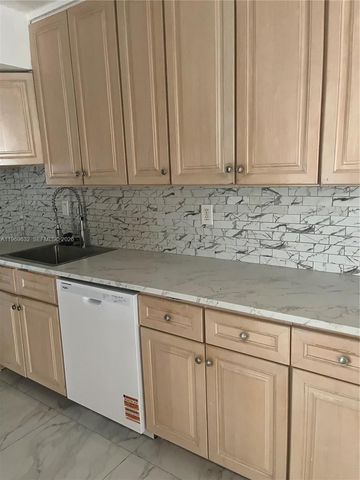 6548 Racquet Club Dr 89, Lauderhill, FL 33319