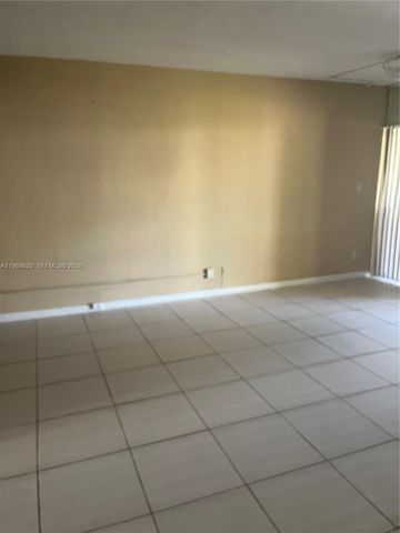 6548 Racquet Club Dr 89, Lauderhill, FL 33319