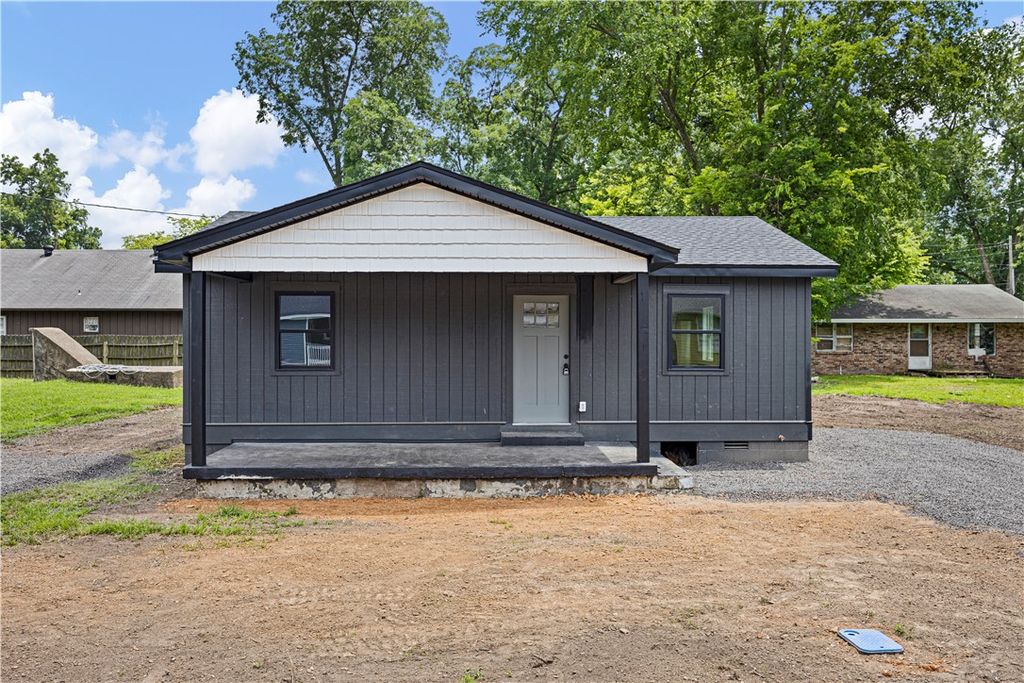 319 Perry Street, Dardanelle, AR 72834