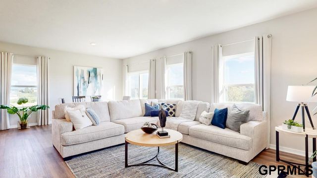 8360 S 176th Circle, Omaha, NE 68137