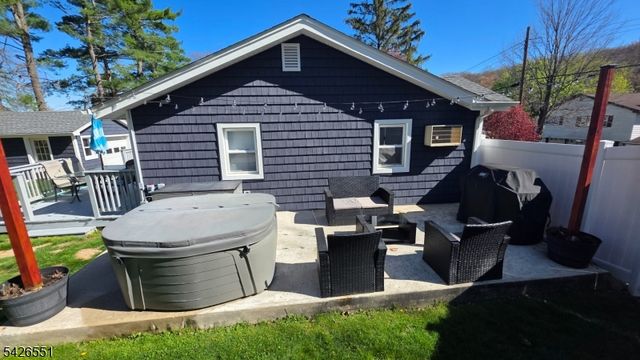 26 White Birch Trl, Jefferson Twp., NJ 07460