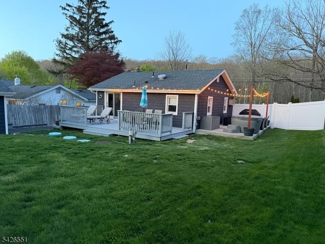 26 White Birch Trl, Jefferson Twp., NJ 07460