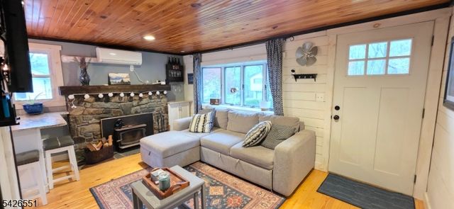 26 White Birch Trl, Jefferson Twp., NJ 07460