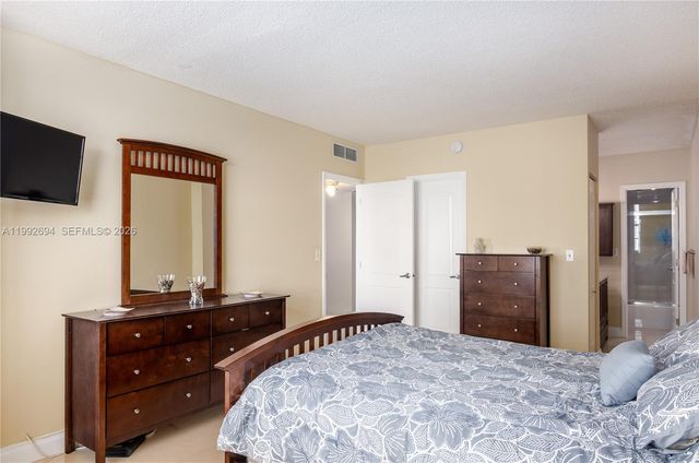 1965 S Ocean Dr 9F, Hallandale Beach, FL 33009