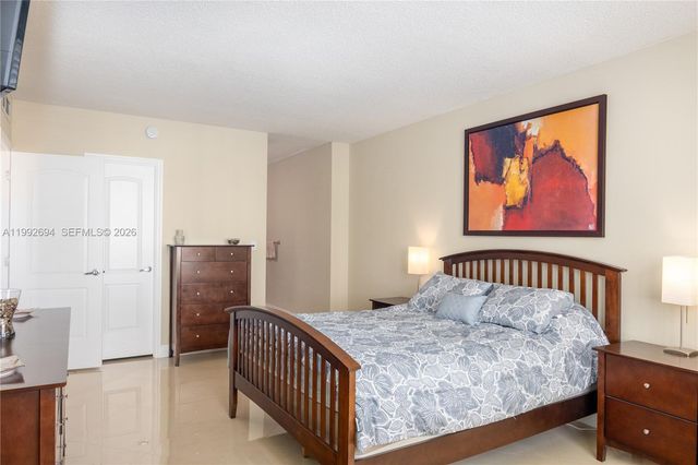 1965 S Ocean Dr 9F, Hallandale Beach, FL 33009