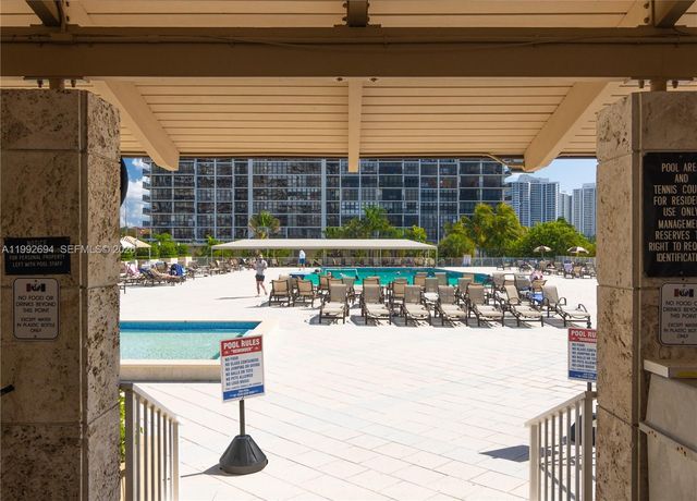 1965 S Ocean Dr 9F, Hallandale Beach, FL 33009