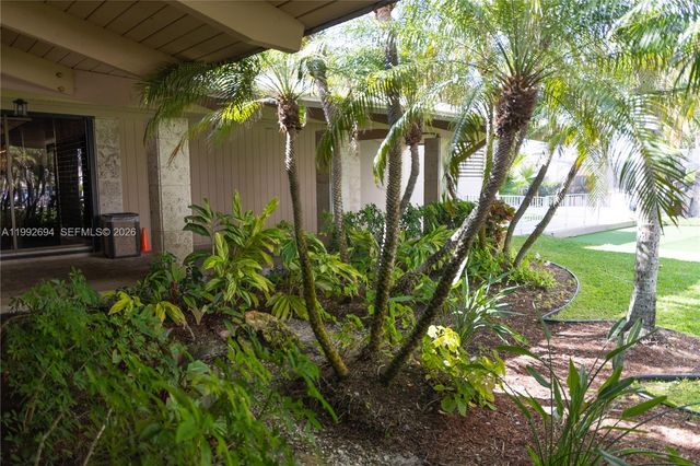 1965 S Ocean Dr 9F, Hallandale Beach, FL 33009