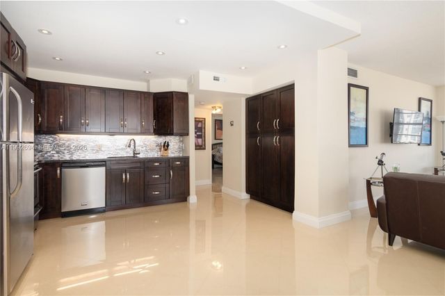 1965 S Ocean Dr 9F, Hallandale Beach, FL 33009