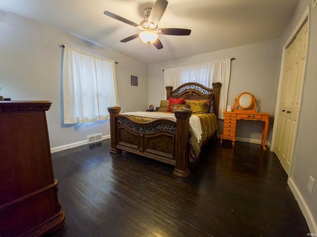 414 N Cherry Street, Mount Carmel, IL 62863