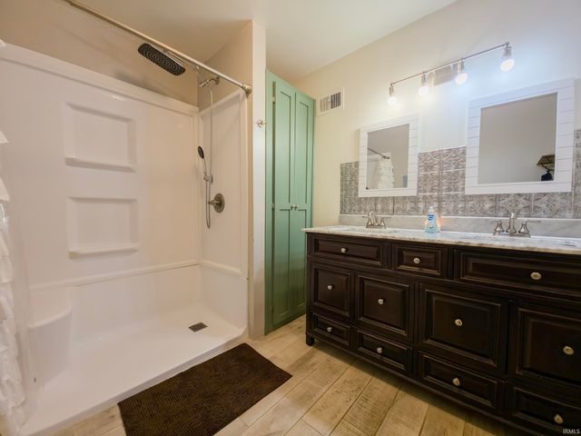 414 N Cherry Street, Mount Carmel, IL 62863