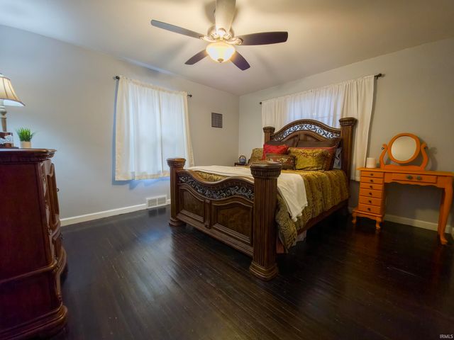 414 N Cherry Street, Mount Carmel, IL 62863