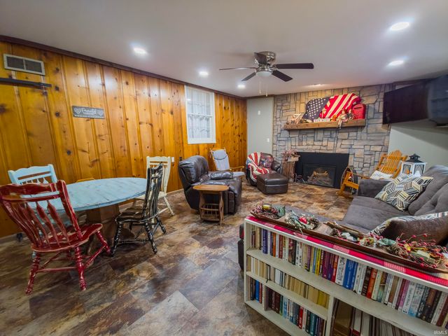 414 N Cherry Street, Mount Carmel, IL 62863