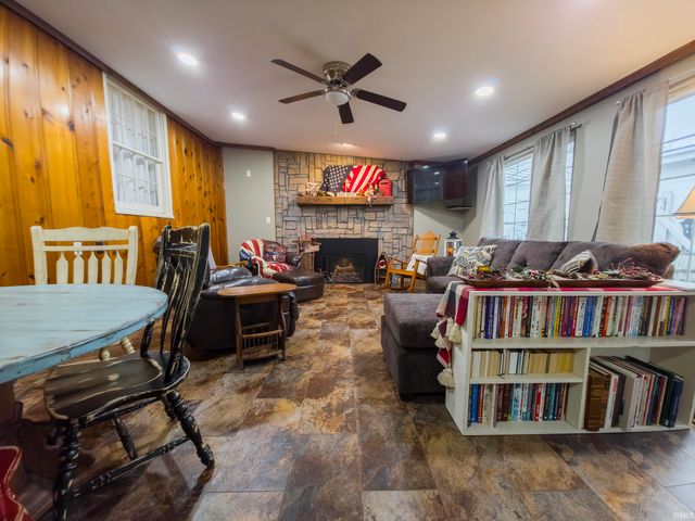 414 N Cherry Street, Mount Carmel, IL 62863