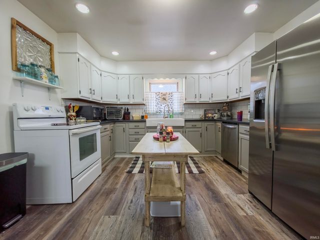 414 N Cherry Street, Mount Carmel, IL 62863