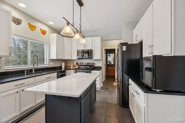 2520 Hingham Lane, Centerville, OH 45459