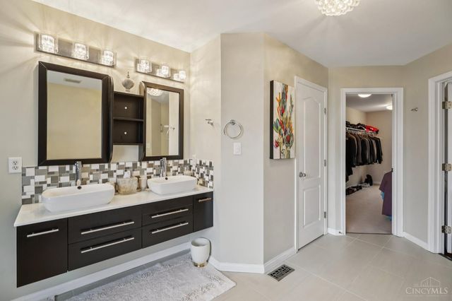 2520 Hingham Lane, Centerville, OH 45459