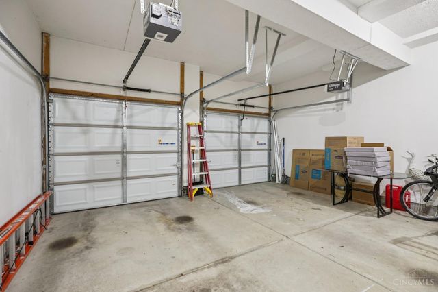 2520 Hingham Lane, Centerville, OH 45459