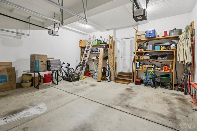 2520 Hingham Lane, Centerville, OH 45459