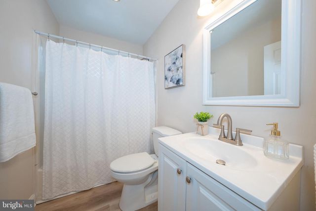 3999 RIVIERA RD, Upper Chichester, PA 19061