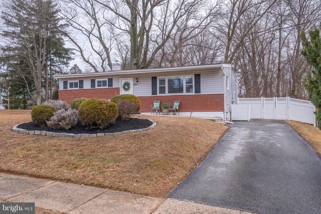 3999 RIVIERA RD, Upper Chichester, PA 19061