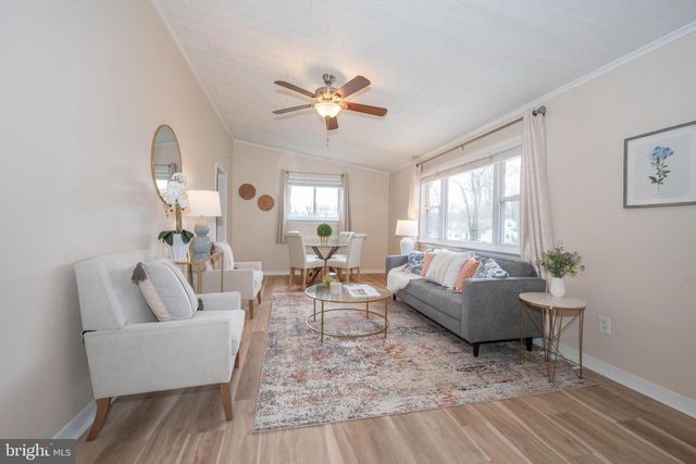 3999 RIVIERA RD, Upper Chichester, PA 19061