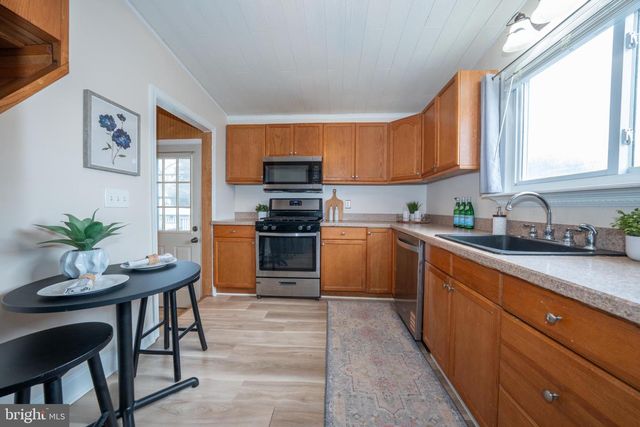 3999 RIVIERA RD, Upper Chichester, PA 19061