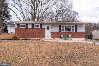 3999 RIVIERA RD, Upper Chichester, PA 19061