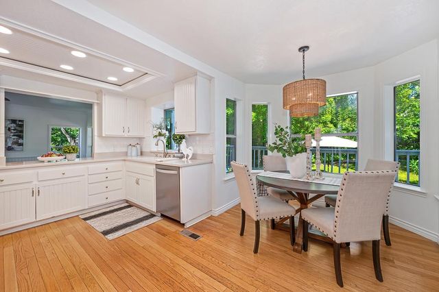 4110 Secret Ravine Way, Rocklin, CA 95677
