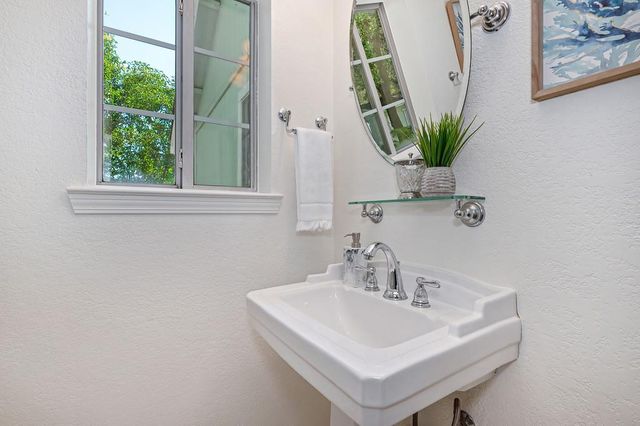 4110 Secret Ravine Way, Rocklin, CA 95677