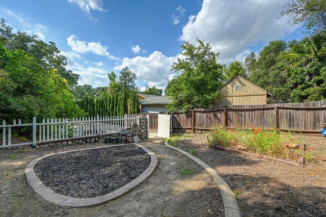 4110 Secret Ravine Way, Rocklin, CA 95677