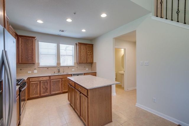 7220 Wyoming Springs DR 404, Round Rock, TX 78681