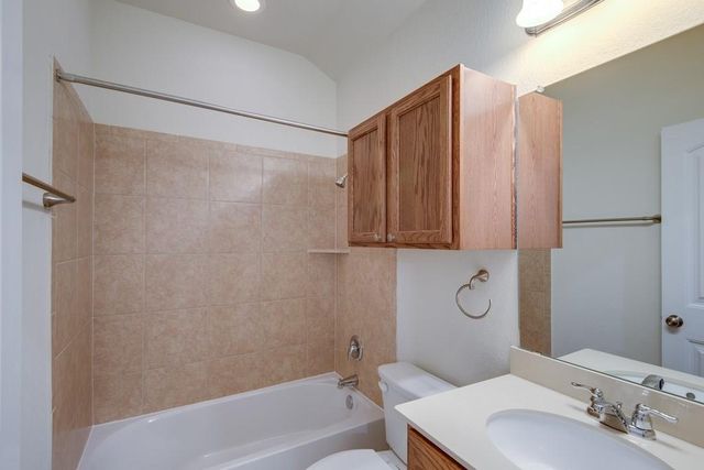 7220 Wyoming Springs DR 404, Round Rock, TX 78681