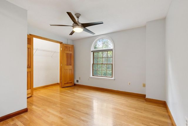 116 Island Rd, Lunenburg, MA 01462