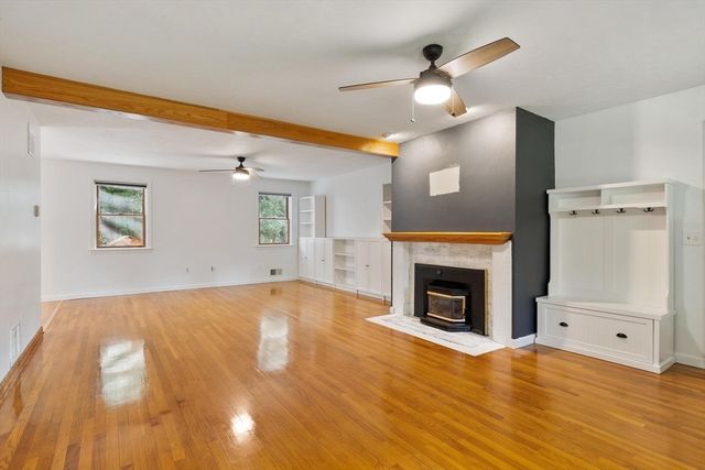 116 Island Rd, Lunenburg, MA 01462