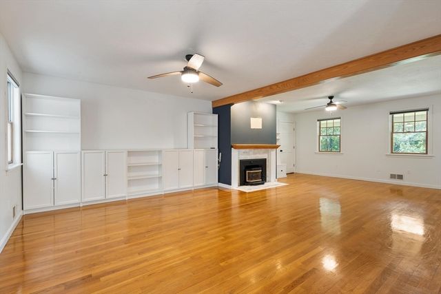 116 Island Rd, Lunenburg, MA 01462