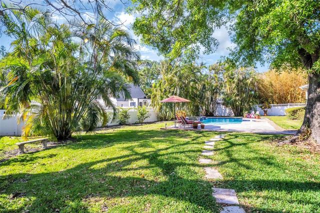 1226 SERPENTINE DRIVE S, St Petersburg, FL 33705