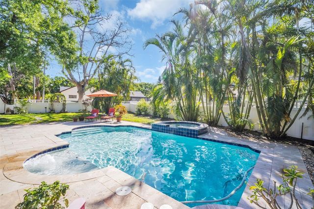 1226 SERPENTINE DRIVE S, St Petersburg, FL 33705