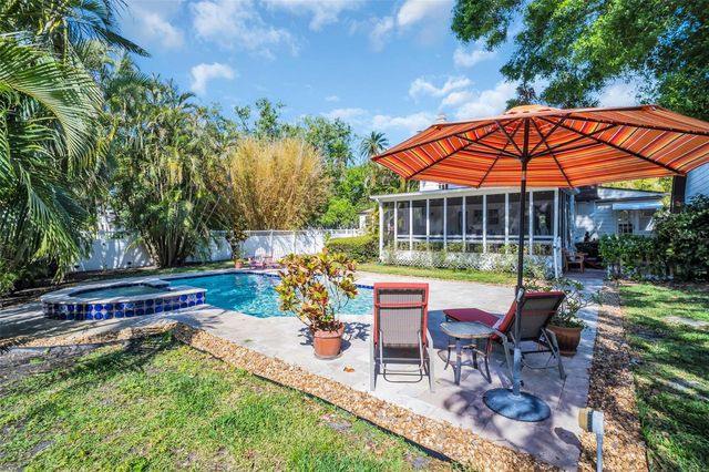 1226 SERPENTINE DRIVE S, St Petersburg, FL 33705