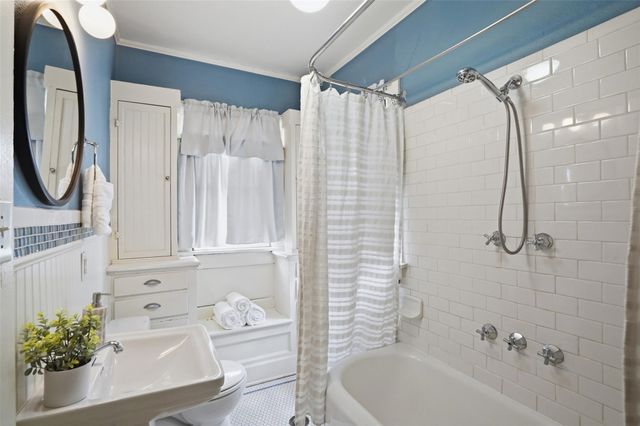 2212 Hurley Avenue, Fort Worth, TX 76110