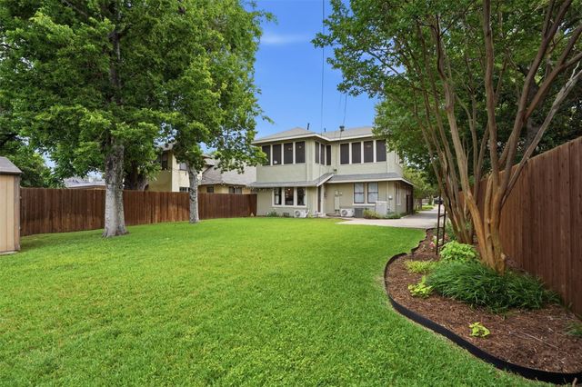2212 Hurley Avenue, Fort Worth, TX 76110