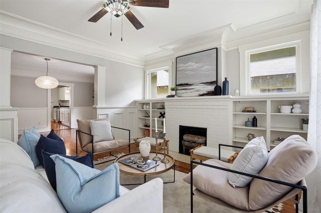 2212 Hurley Avenue, Fort Worth, TX 76110