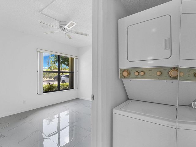 2011 SW 15th Street 151, Deerfield Beach, FL 33442