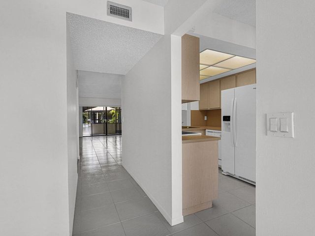 2011 SW 15th Street 151, Deerfield Beach, FL 33442