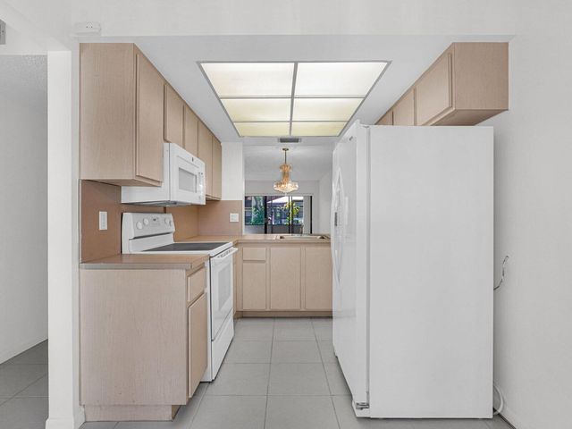 2011 SW 15th Street 151, Deerfield Beach, FL 33442