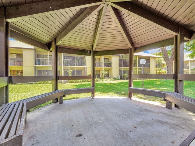 2011 SW 15th Street 151, Deerfield Beach, FL 33442