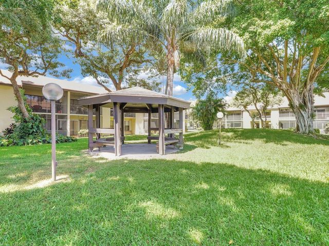 2011 SW 15th Street 151, Deerfield Beach, FL 33442