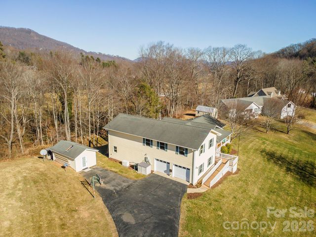 70 Midnight Lane, Waynesville, NC 28786